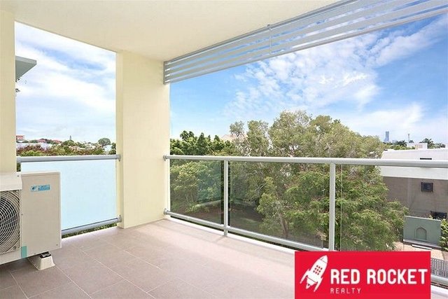 3/143 Cavendish Road, QLD 4151