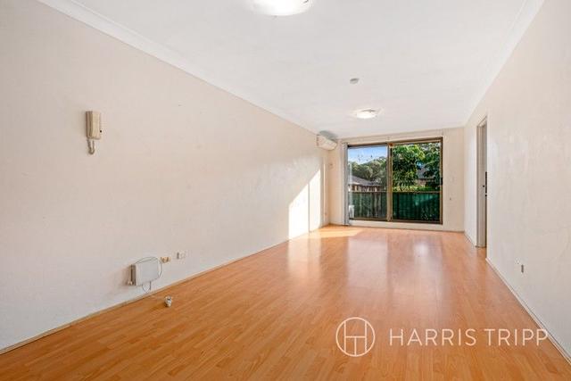 8/77 Memorial Avenue, NSW 2170