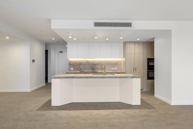 2404/18 Spitfire Banks Drive, QLD 4551