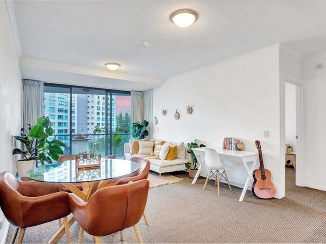 1015/1 Ocean Street, QLD 4220