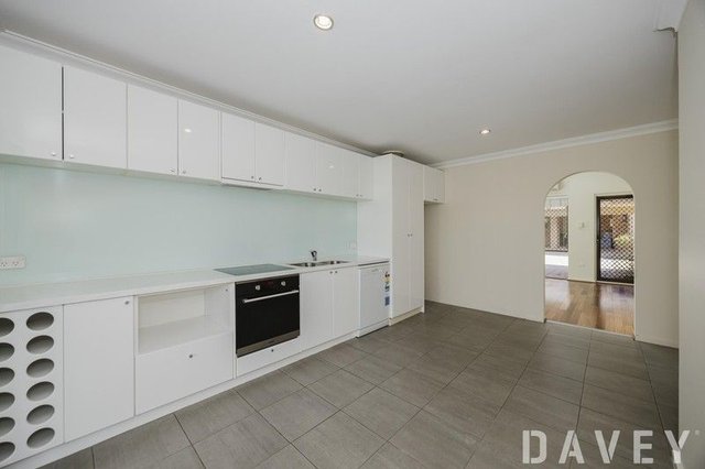 7/112 Moulden Avenue, WA 6060