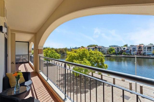 25/20 Royal Street, WA 6004