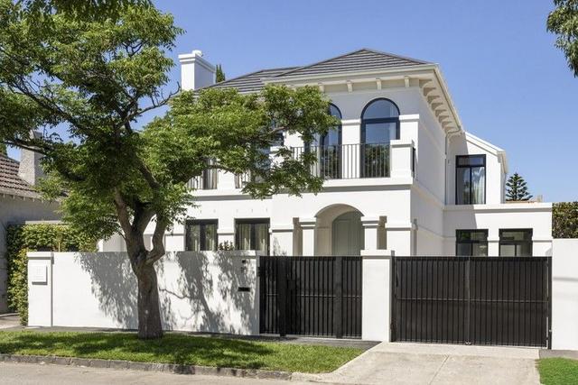 10 St Ninians Road, VIC 3186