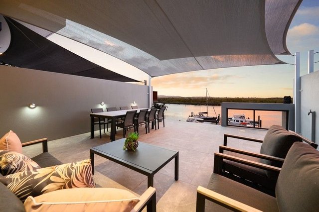 8/2 Marina Promenade, QLD 4216