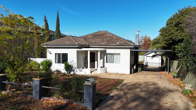 64 Coolah Street, NSW 2680