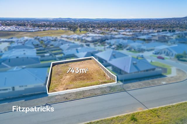 8 Wake Drive, NSW 2650