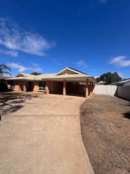 16 Bracklemann Drive, WA 6432