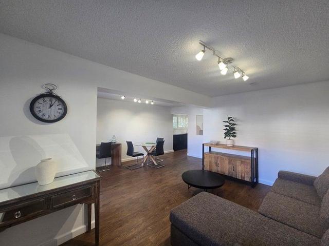 1/53 Dell Road, QLD 4067
