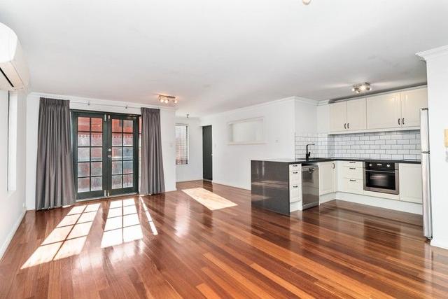 8/20 Walker Avenue, WA 6005