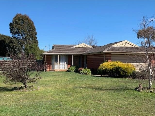 18 Sunny Park Close, VIC 3437