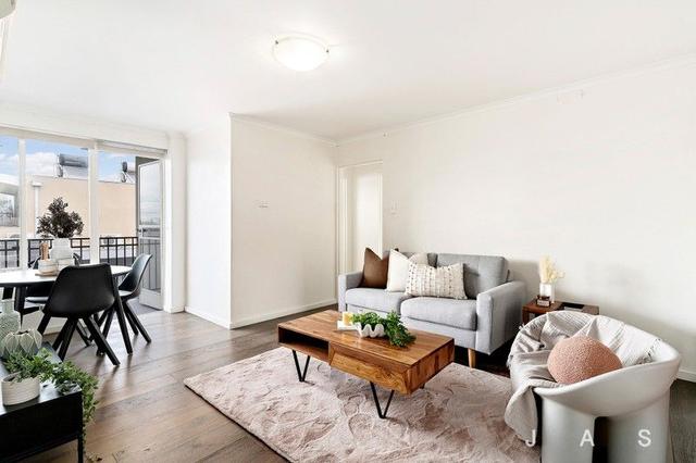 17/34-40 Whitehall Street, VIC 3011