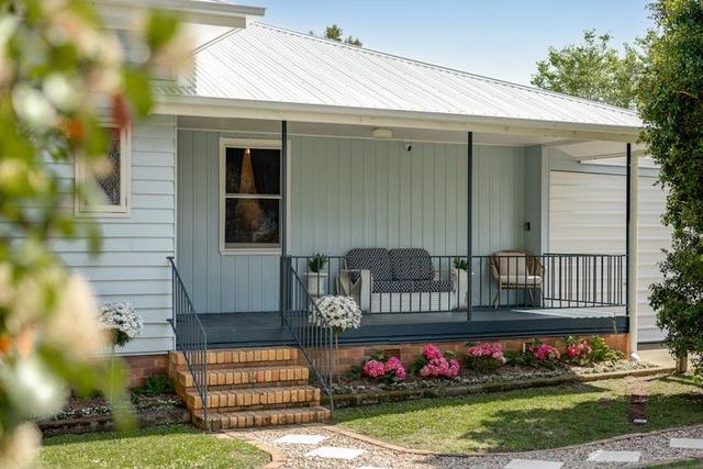 'Clementine Cottage' 10 Sharp Street, QLD 4355