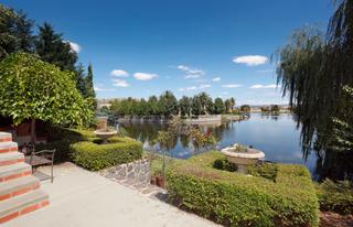 Garden & Lake View