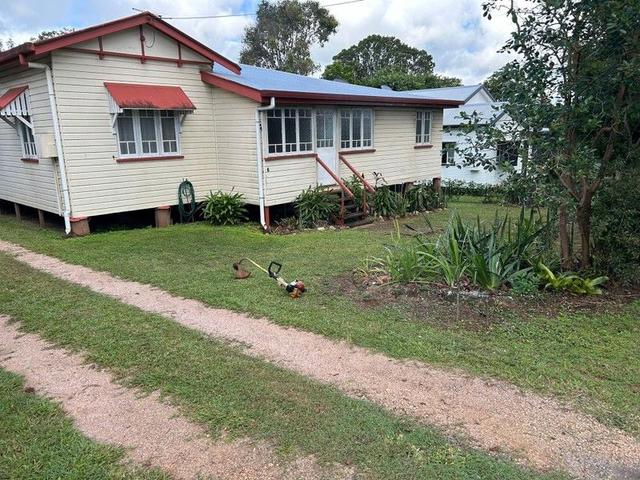6 Ash St, QLD 4884
