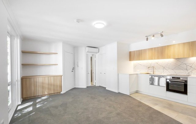 2/1 Robinson Street, NSW 2011