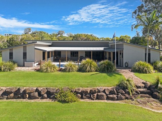 2-4 Azure Court, QLD 4655