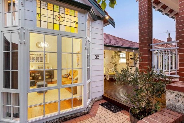 32 Crowther Street, WA 6053