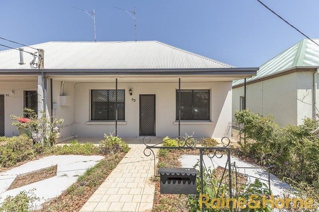 93 Bultje Street, NSW 2830