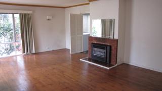 Lounge Room (2014-10-10)