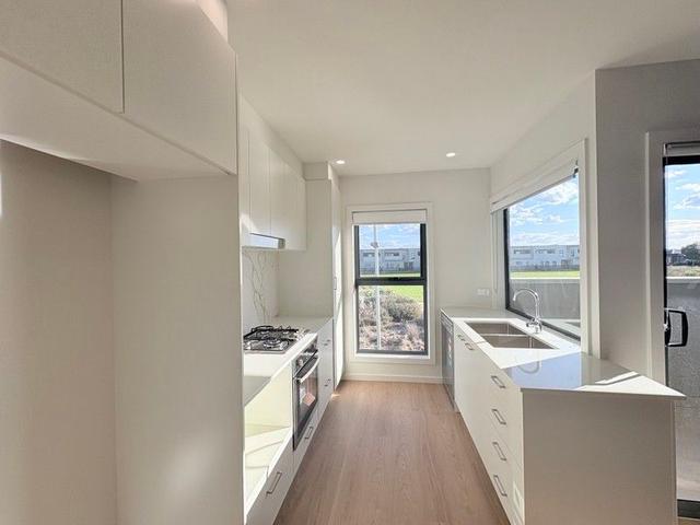 1/39 Boxer Drive, VIC 3024