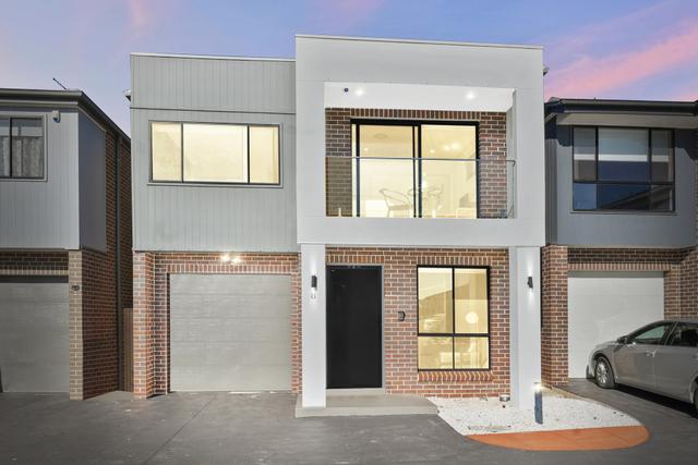 8 Enzo Glade, NSW 2762