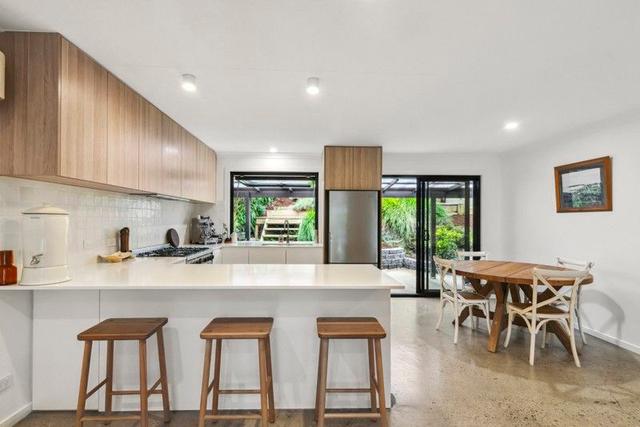 6 Wickham Crescent, QLD 4224