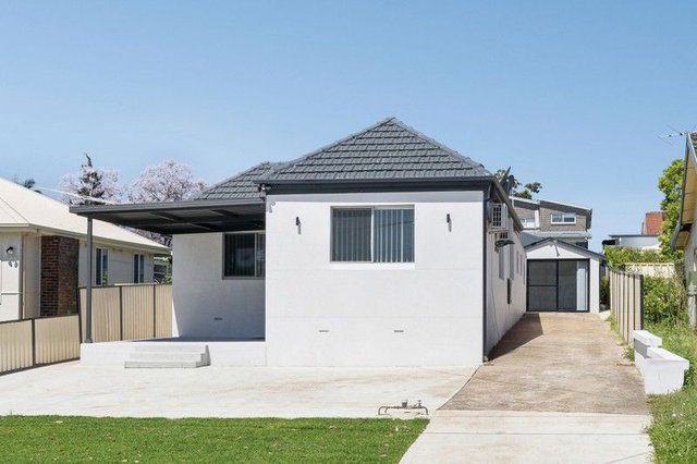 73 Hood St, NSW 2199