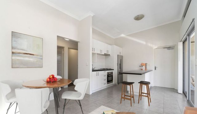 12/13 Spring Avenue, WA 6056