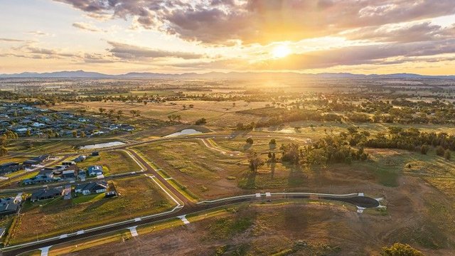 Windmill Downs & Valley Estates, NSW 2340