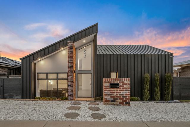 87 Hazel Hawke Avenue, ACT 2611