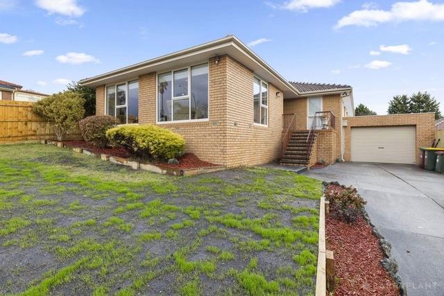 19 Chalcot Drive, VIC 3802