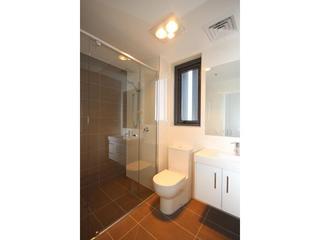 Bathroom (2018-06-28)