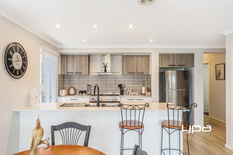 https://images.allhomes.com.au/property/photo/8a57b74ab37b76a57ea12de937370bbb_hd.jpg