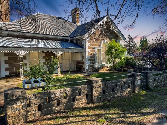 208 Sharp Street, NSW 2630