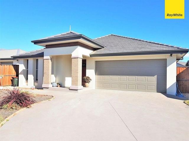 15 Crank Place, NSW 2570