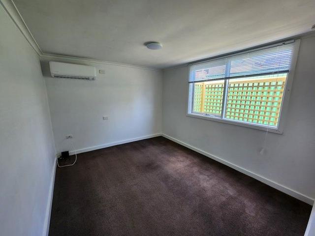 2/7 Kneen Street, VIC 3068