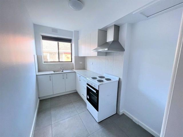4/16 Marriott Street, VIC 3182