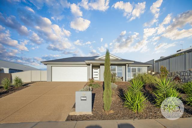 73 Deakin Avenue, NSW 2650