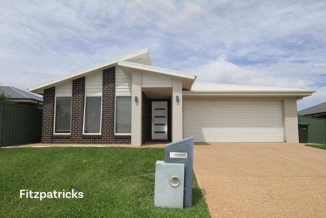 16 Mangrove Crescent, NSW 2651