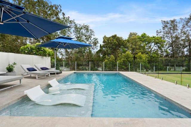 8 Waterside Esplanade, QLD 4212