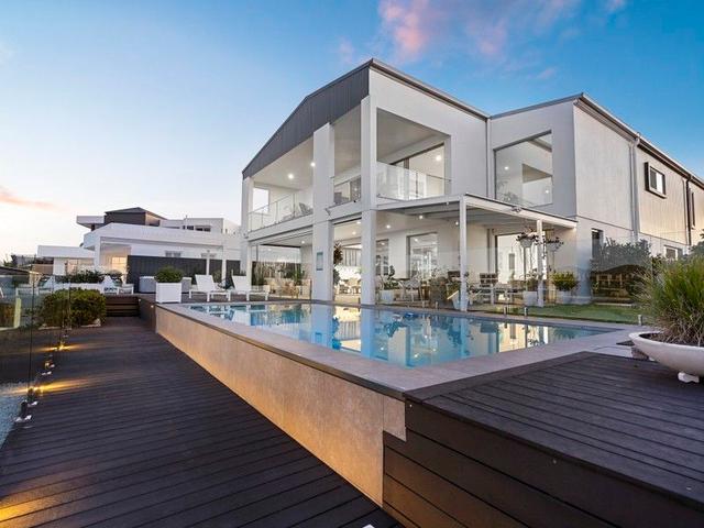 54 Fitzwilliam  Street, QLD 4211
