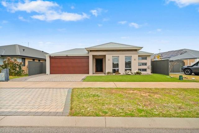 18 Bradley Street, WA 6180