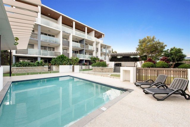 23070198/8 Lochaber Street, QLD 4102