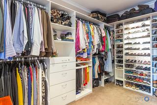 Dressing Room (2015-05-26)
