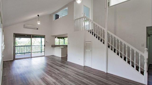 4 Selwyn Street, QLD 4570