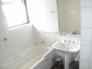 Bathroom (2008-11-28)
