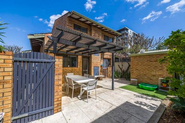 2/90 Robert Street, WA 6152