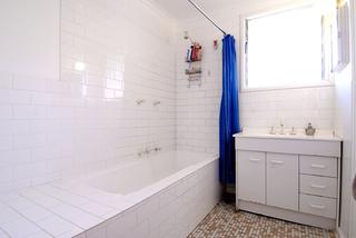 Bathroom (2008-05-22)