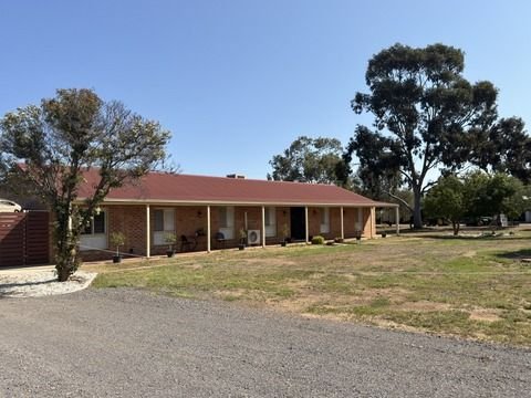 118 Henry Parkes Way, NSW 2877