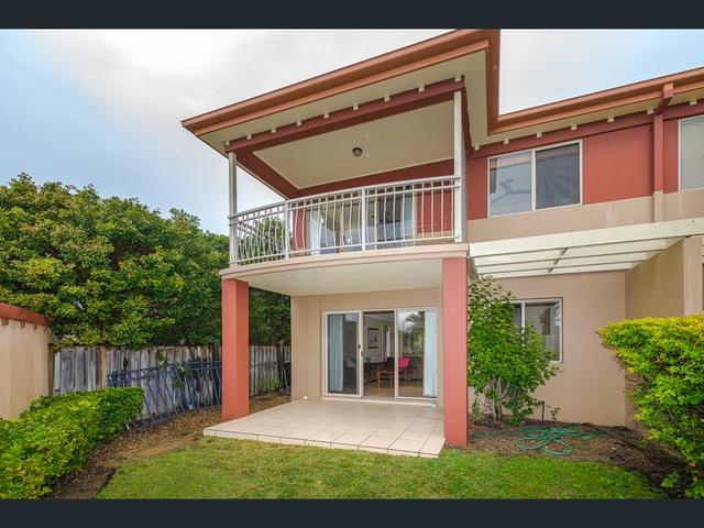 2/4 University Drive, QLD 4226